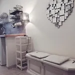 Apartament White *